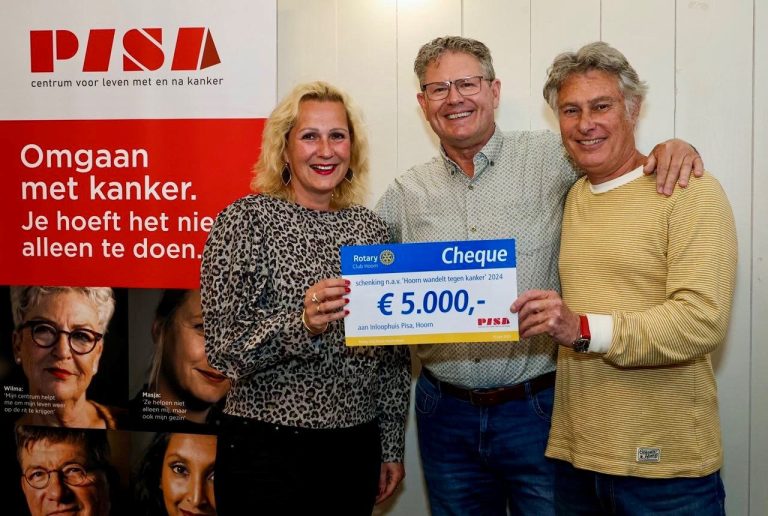 Rotary-hoorn-cheque-overhandiging